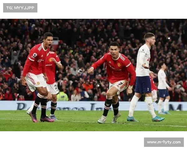 曼联精妙角球战术制胜，马奎尔佯攻跑位为梅努助攻姆伯莫创造空间